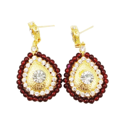 Maroon Beads Necklace with Diamond Stone Pendant