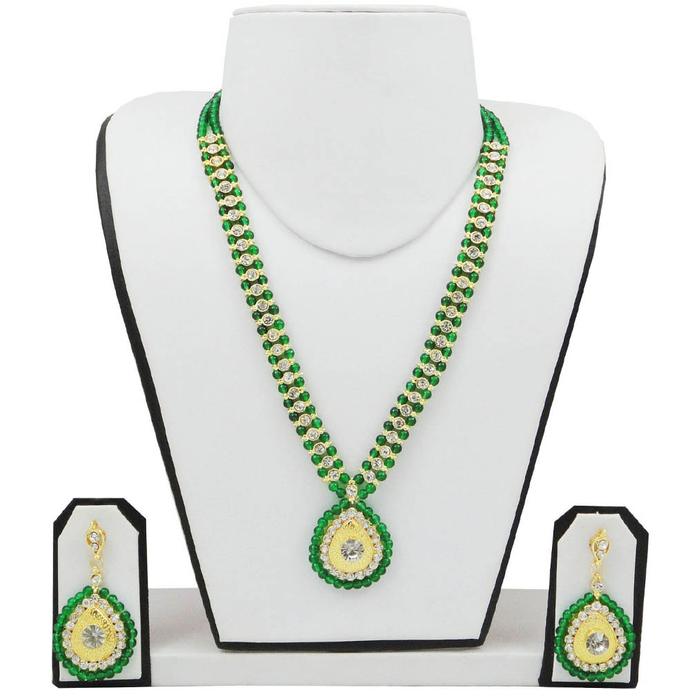 Green Beads Necklace with Diamond Stone Pendant
