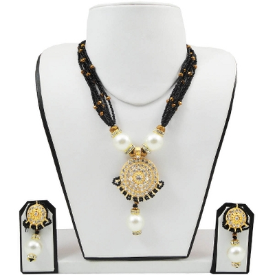 Black Jeko Moti Necklace with Diamond Stone Pendant