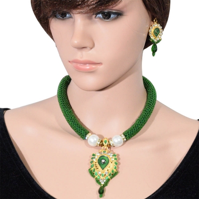 Green Jeko Moti Choker Necklace