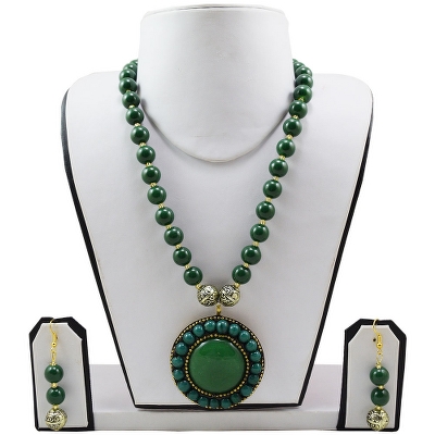 Green Designer Beads Pendant Beautiful Necklace with Earrings