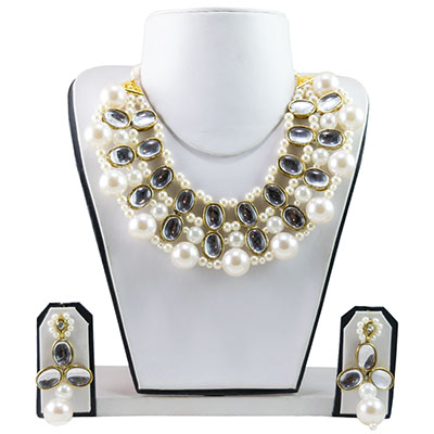 Off White Pearls Necklace Set