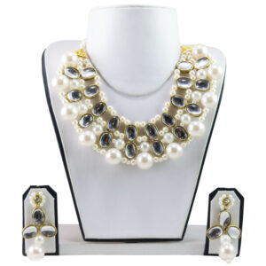 Off White Pearls Necklace Set