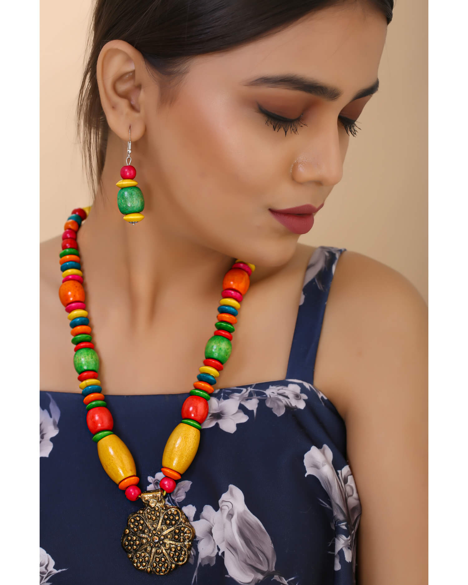 Exclusive wooden beads necklace with german silver pendant – Sujatra-tuongthan.vn